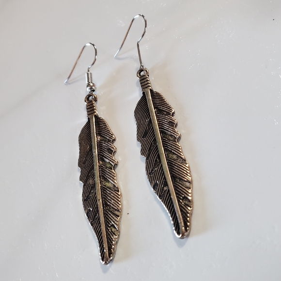Silver Tone Feather Dangle Earrings 💥3 for $12💥 - Picture 2 of 12